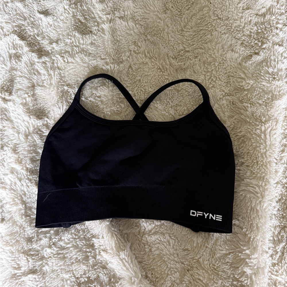 DFYNE Black Sports Bra